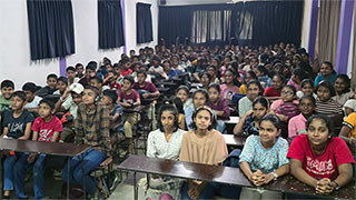 Class Crowd 3